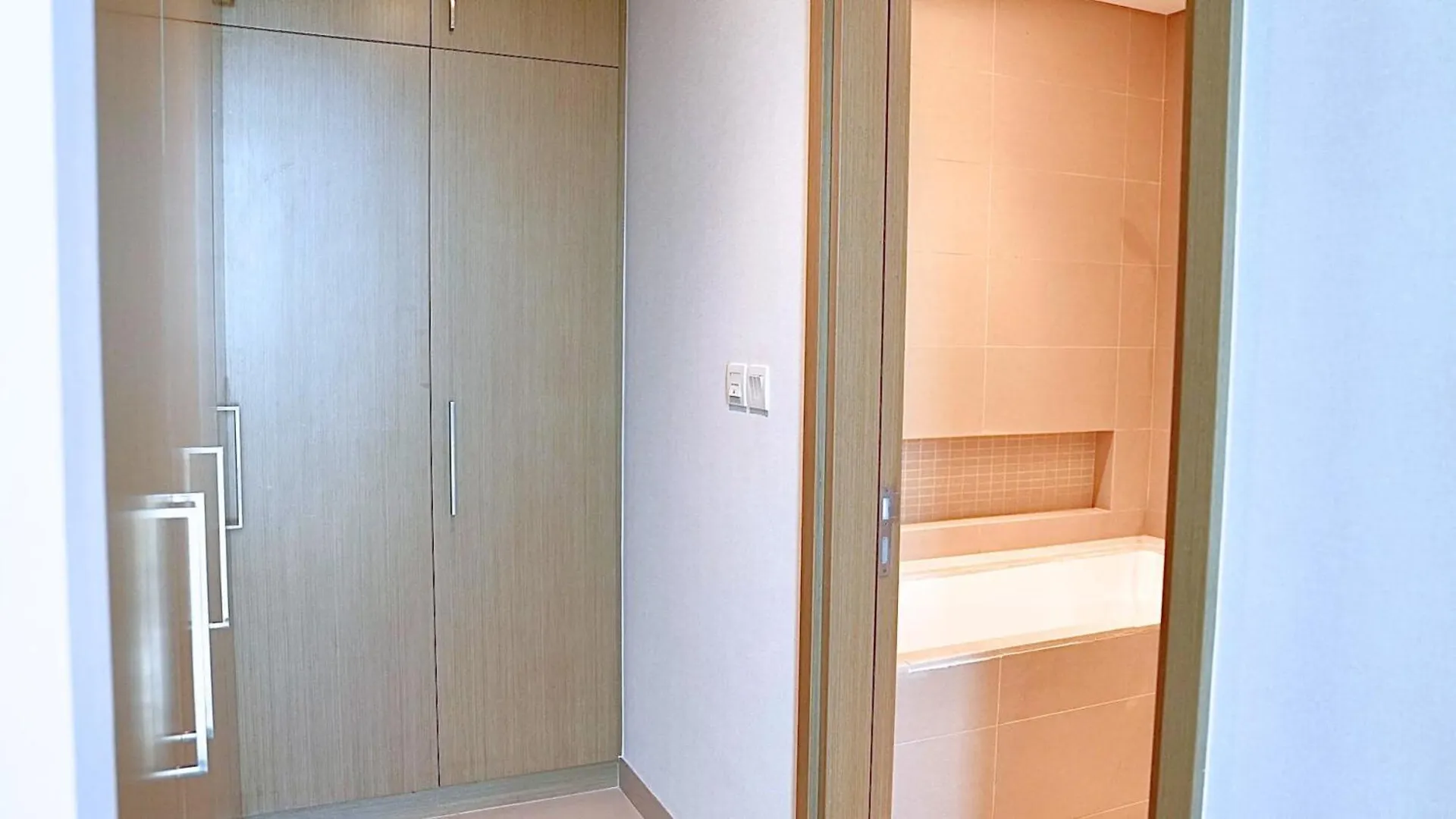 Luxe Dubai Marina Apartment 5242 Building 2Bhk 0*,  United Arab Emirates